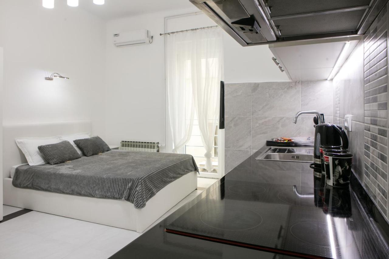 Natalie'S Studio Apartment Belgrade Exterior photo